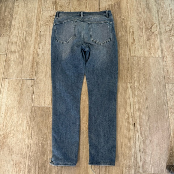 Frame Denim Le High Skinny Front Chew in Paltrow 28 - Picture 5 of 10